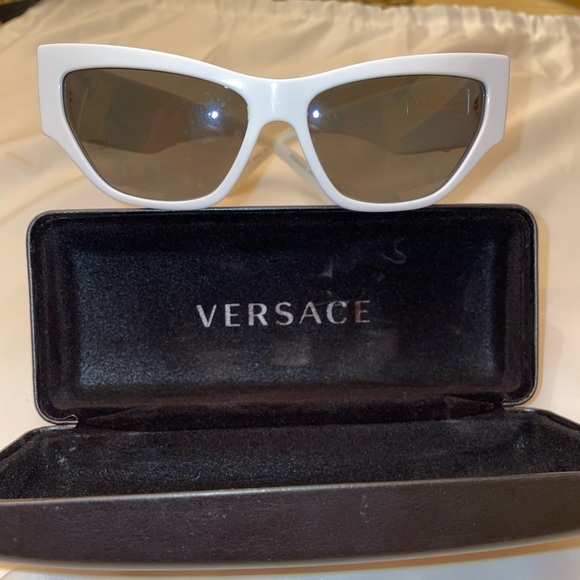 Versace Sunglasses Versace Virtus Cat-Eye White
Case included - Picture 2 of 4